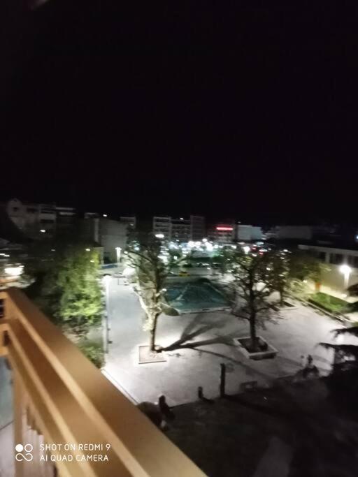 Λάρισα Διαμέρισμα Με Θέα Πλατεία Στο Κέντρο Της Πόλης公寓 外观 照片