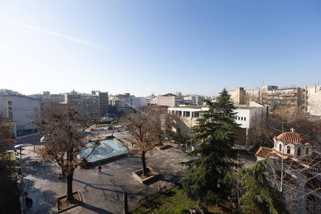 Λάρισα Διαμέρισμα Με Θέα Πλατεία Στο Κέντρο Της Πόλης公寓 外观 照片